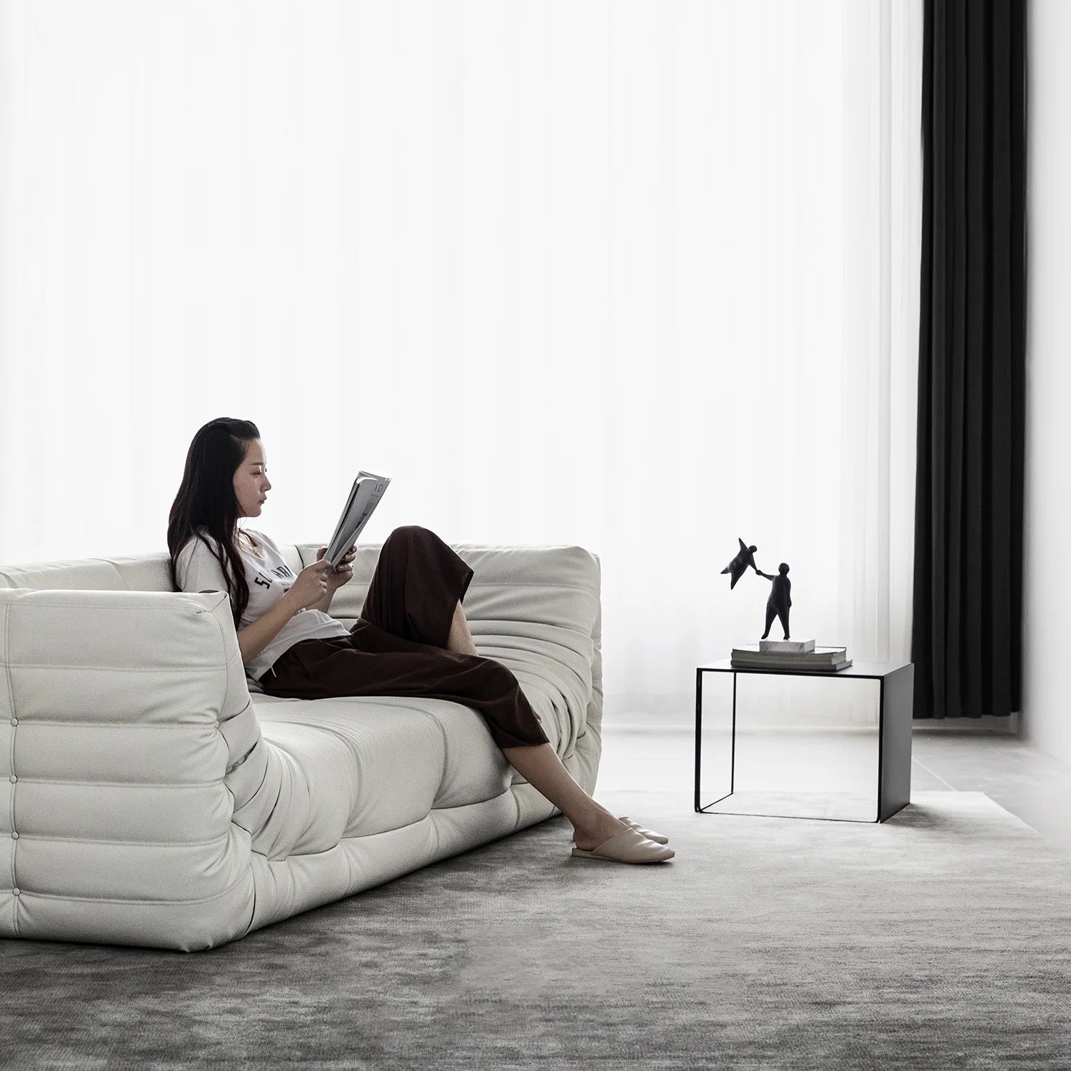Ultra-Modern Lovseat